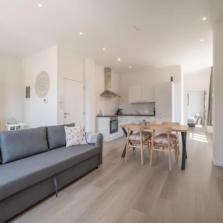 Apartment Bright In *